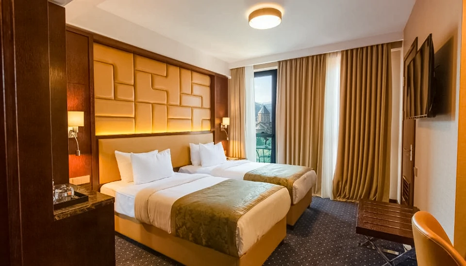 هتل کی ام ام تفلیس